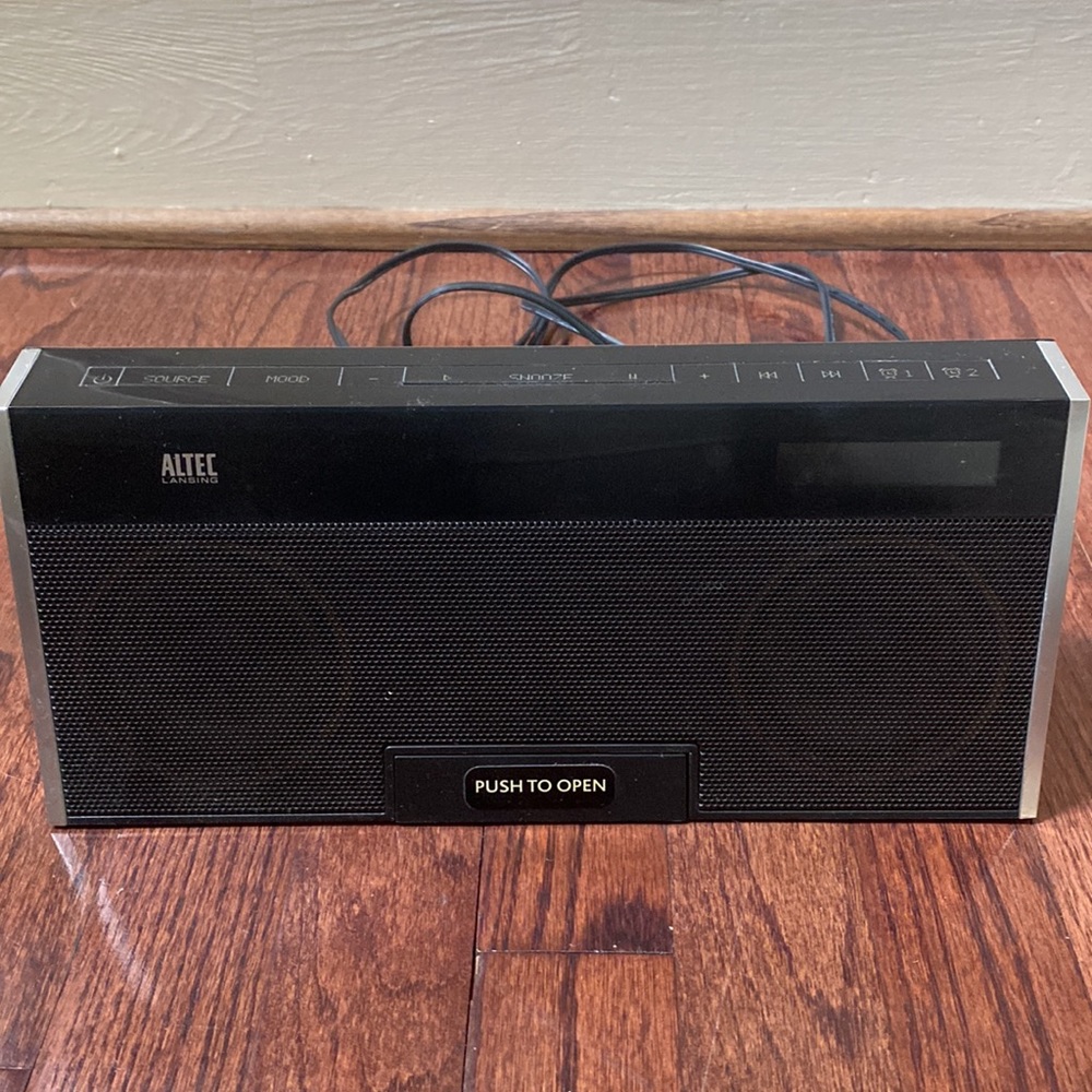 Altec Lansing M402 Alarm Clock Moondance Glow 30pin Apple Dock MOOD